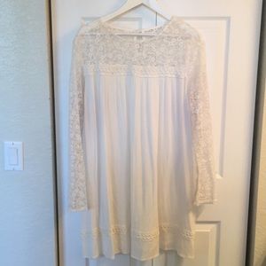 Romantic lace tunic top 💕